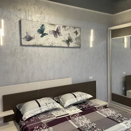 Deluxe 公寓 马马亚