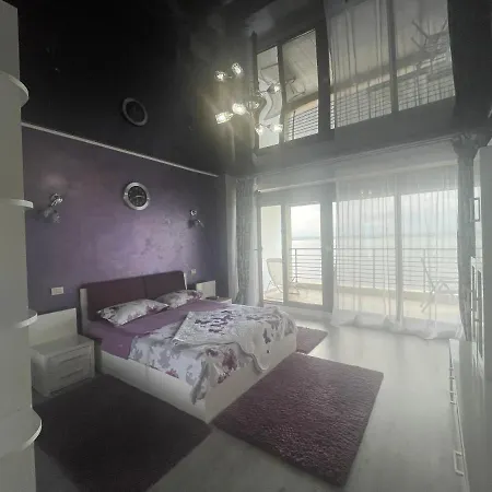 Deluxe Apartment *